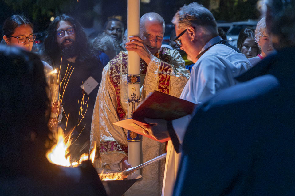 2026-StMary-EasterVigil (31 of 215).jpg
